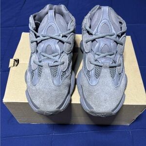 Adidas Yeezy 500 Granite 2022 Size 9.5